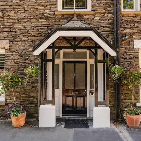 Beautiful Georgian Apartment In Bowness Centre Exterior photo