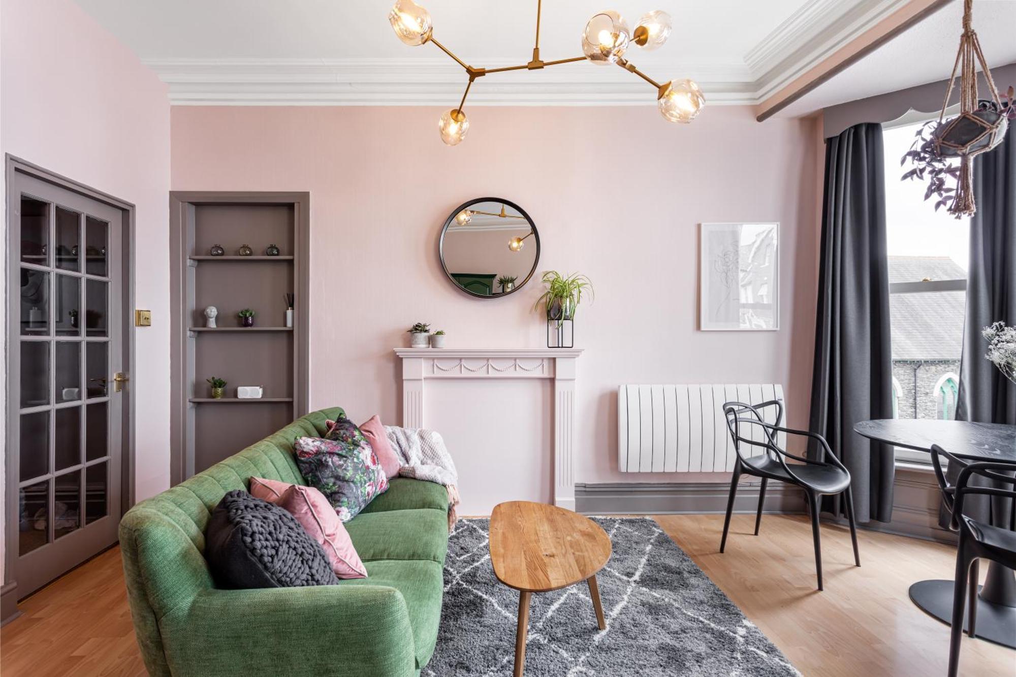 Beautiful Georgian In Centre Apartment